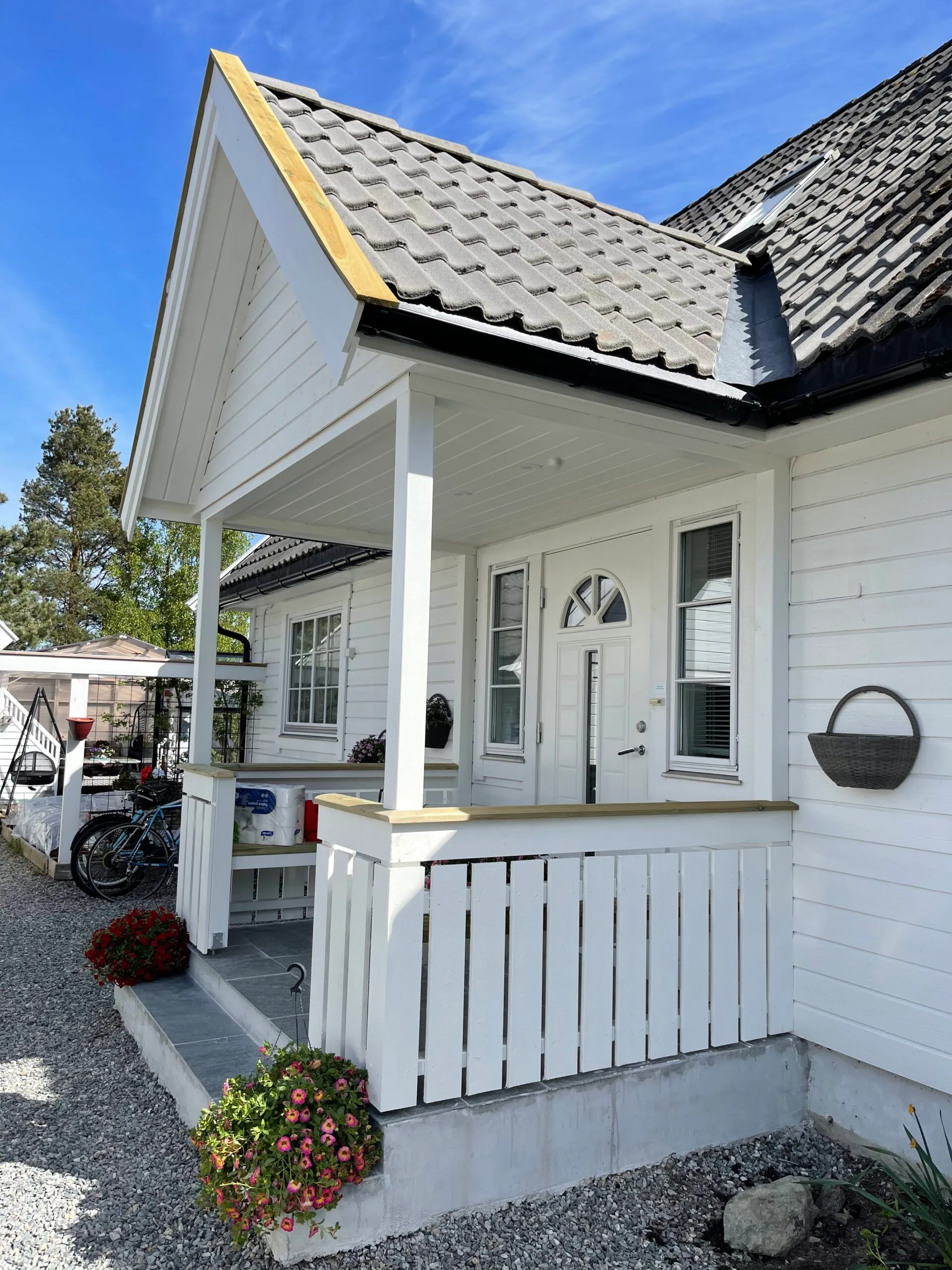 tak over inngang