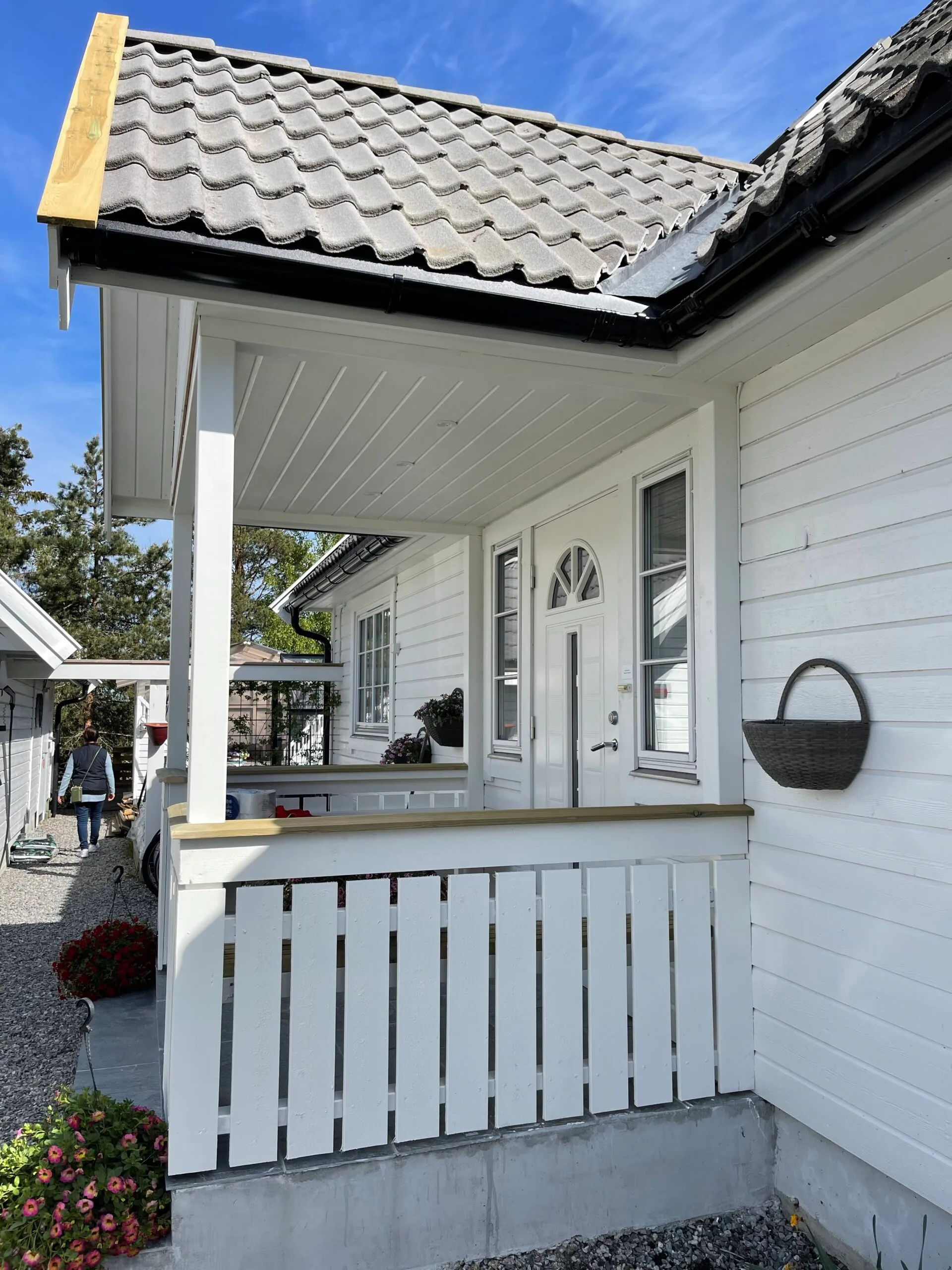 tak over inngang